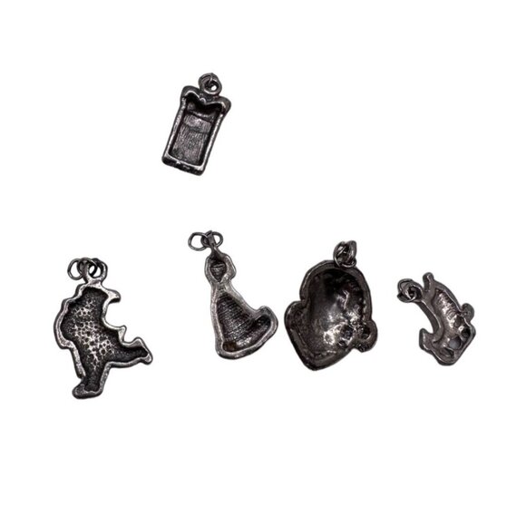 Vintage Christmas Charms Lot of 6 Santa Snowman Sleigh Enamel Red Charm Bracelet - Picture 4 of 6